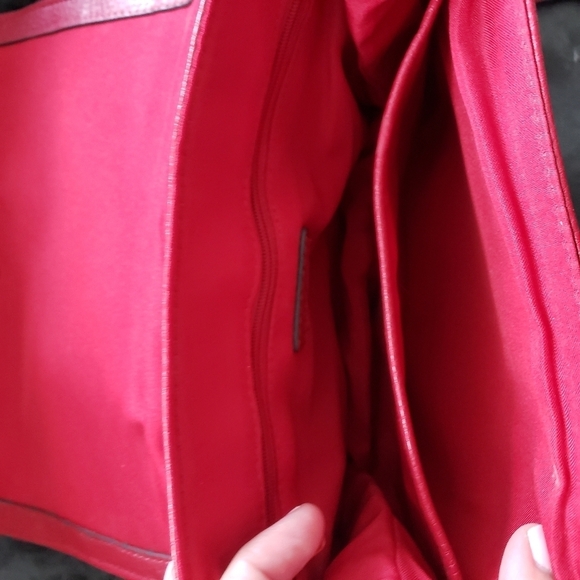 Nicole Miller Red Crossbody Bag Purse Flap Pocket Magnet Closure - Picture 4 of 10